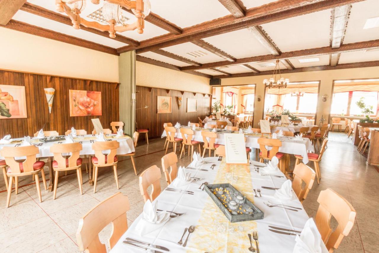 Hotel- Restaurant Zum Hirsch Grossenlueder Exterior photo